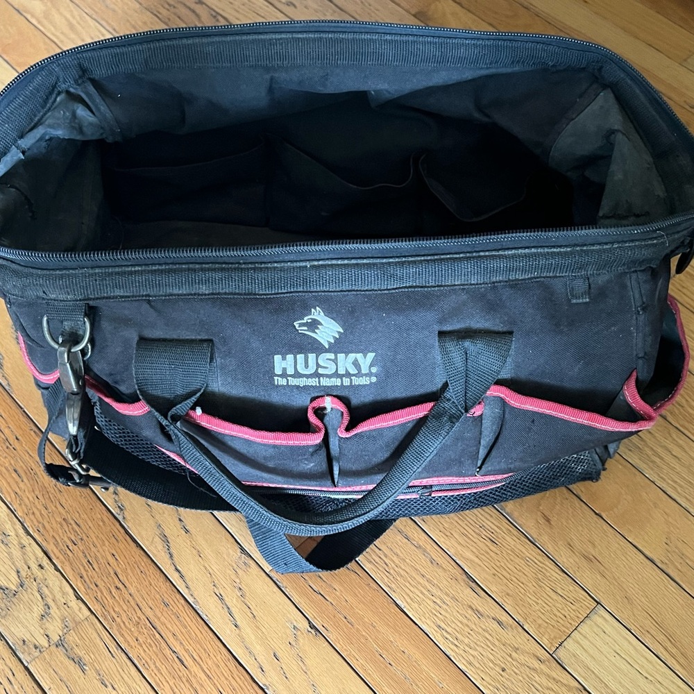Husky Pocket Zippered Tool Bag